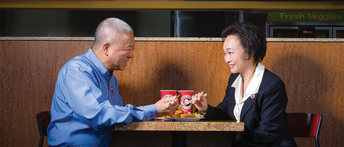 Andrew and Peggy Cherng dining